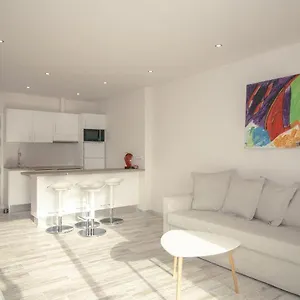 https://paraiso-suites-with-mega-views-sea-and-mountain.adeje-hotels.com